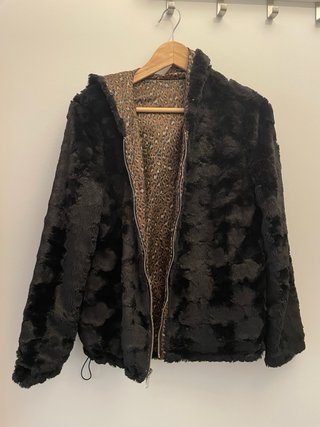 Abrigo reversible estampado leopardo