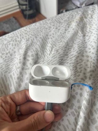 Caja AirPods Pro 2 Gen A2968 (sin AirPods)