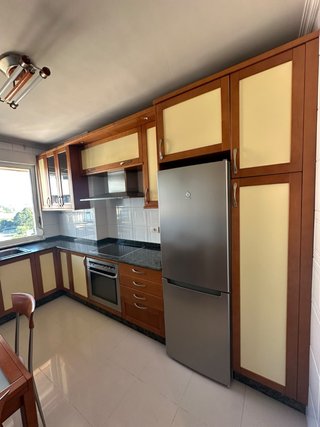 Cocina modular madera y cristal