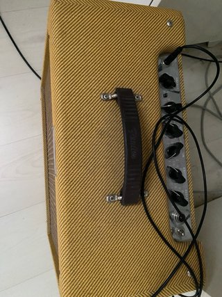 Guitarra Gibson Dorada + Amplificador Fender