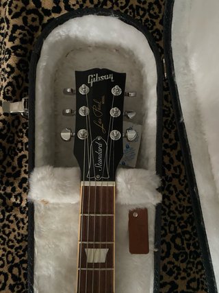 Guitarra Gibson Dorada + Amplificador Fender