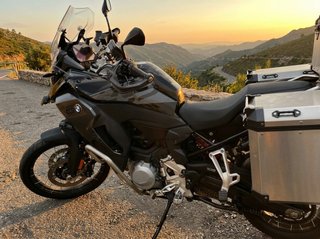 BMW F 850 GS Adventure Negra y Gris