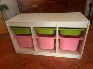 Mueble organizador infantil con cubos