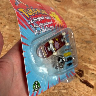 Portachiavi Mini Skateboard Pokémon Koffing