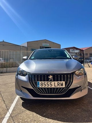 Peugeot 208 2021