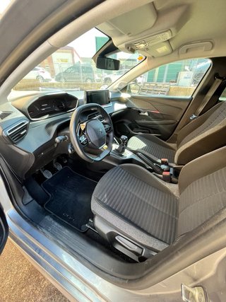 Peugeot 208 2021