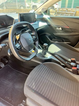 Peugeot 208 2021