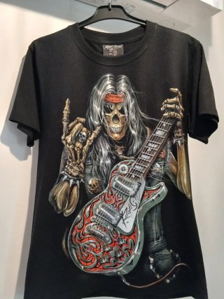 Camiseta Rockera Calavera Guitarra