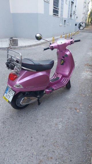 Vespa LX 125 Rosa 2010 - 5864 km