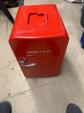Mini Nevera MOBICOOL 12V/220V Roja
