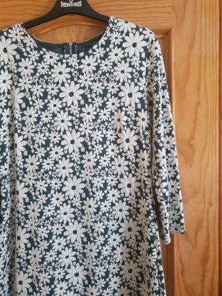 Vestido estampado floral New Yorker Talla 46