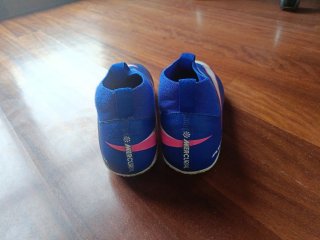 Tacos de fútbol Nike Talla 37.5