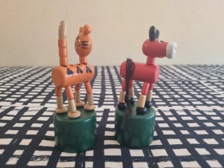 Muñecos de madera animales