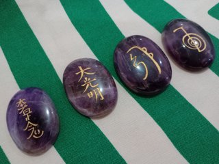 Juego 4 Piedras Reiki Amatista Símbolos