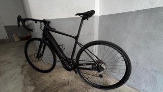 Giant E-revolt + Gravel y carretera