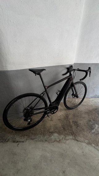 Giant E-revolt + Gravel y carretera
