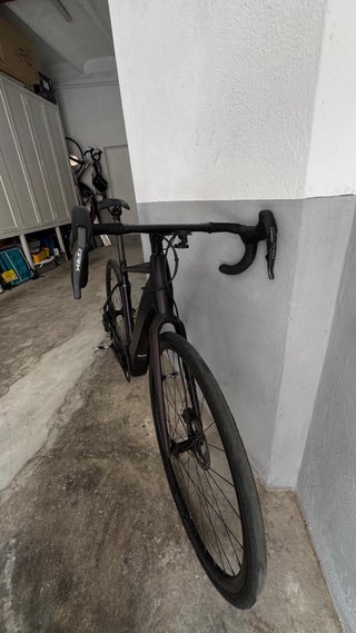 Giant E-revolt + Gravel y carretera