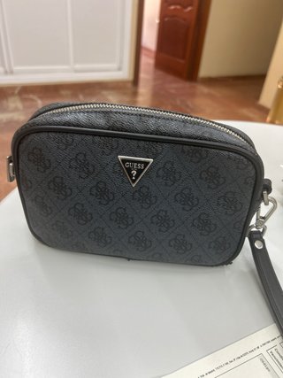 Bolso de mano Guess gris