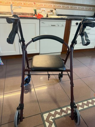 Andador para adultos casi nuevo, muy ligero