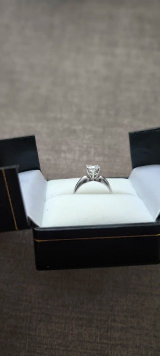 Anillo Oro Blanco Diamante 0.7ct