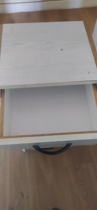 Cajonera estrecha beige y gris