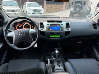 TOYOTA Hilux 3.0 D4D Doble Cabina VX 4x4