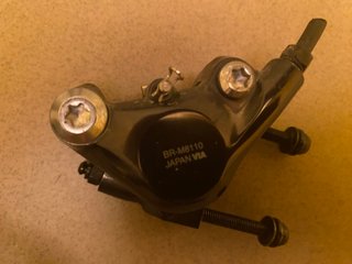 Juego completo de frenos Shimano XT M8100.