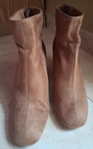 Botines camel tacón ancho punta redonda