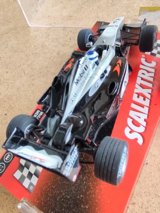 Lote 2 coches F1 Scalextric McLaren y Minardi