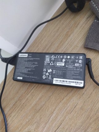 Cargador Lenovo 135W