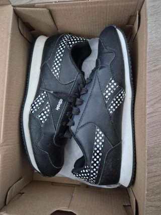 Zapatillas Reebok Negras y Blancas