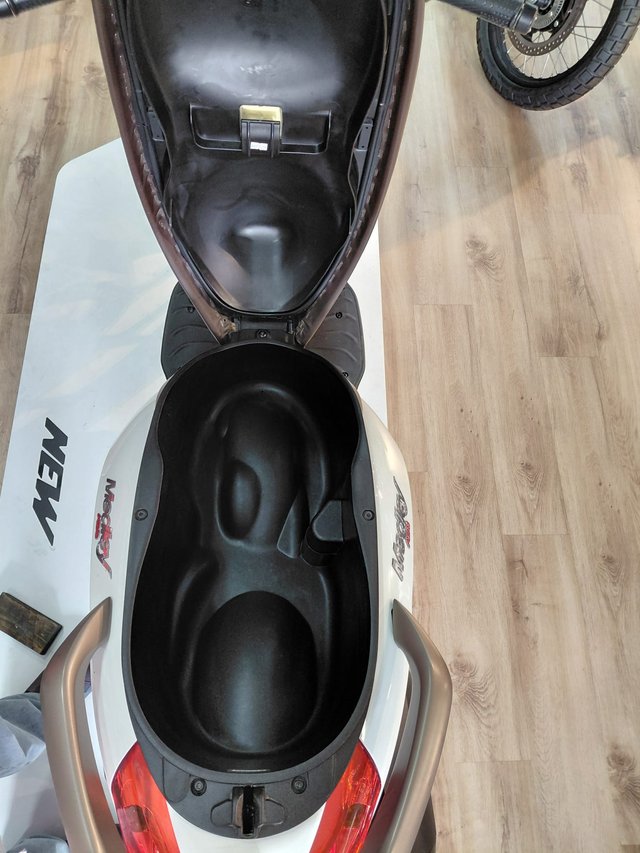 Piaggio Medley 125 Scooter