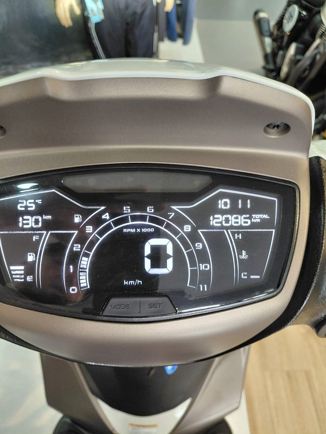 Piaggio Medley 125 Scooter