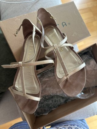 Sandalias Unisa Talla 37 Doradas