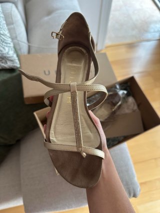 Sandalias Unisa Talla 37 Doradas