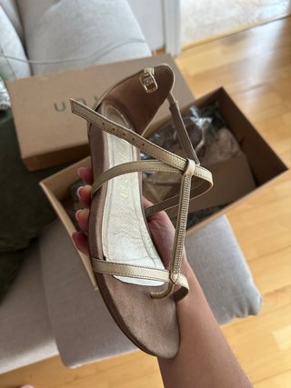 Sandalias Unisa Talla 37 Doradas