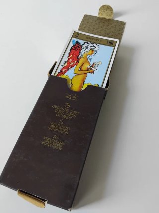Tarot Universal Dalí con caja