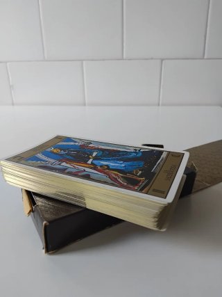 Tarot Universal Dalí con caja