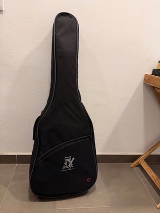 Guitarra Admira Paloma + funda acolchada