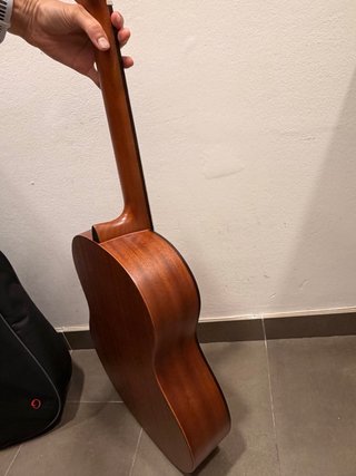 Guitarra Admira Paloma + funda acolchada
