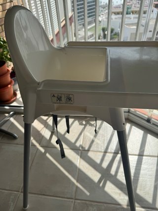 Trona IKEA Madera con accesorios