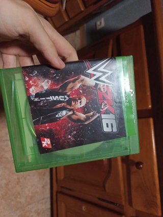 Xbox One S Blanca + WWE 2k16