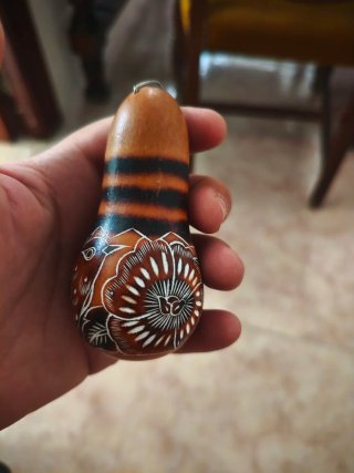 Jarrón de cobre con soporte de forja