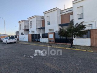Casa adosada en venta en Consolación en Utrera