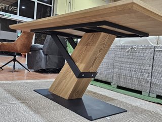 Mesa para comedor de forja y madera