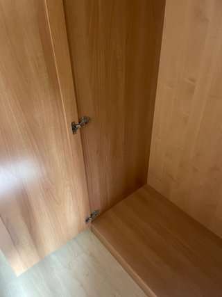 Armario de madera contrachapada