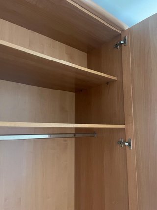 Armario de madera contrachapada