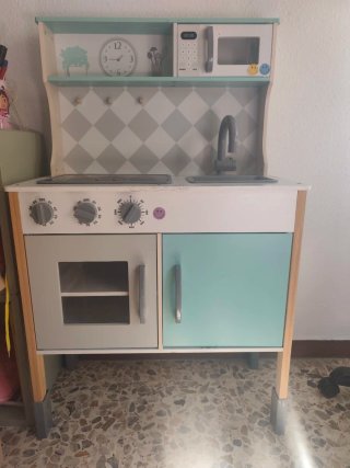 Cocina infantil de madera