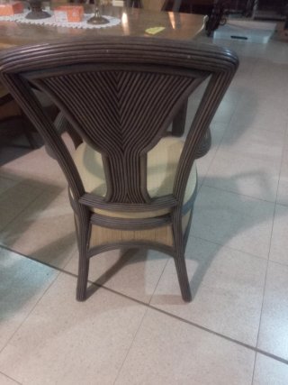 Mesa de comedor con 4 sillas