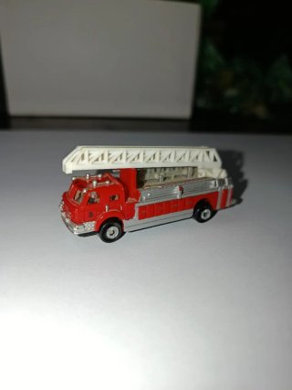 Camión de bomberos Micromachines rojo